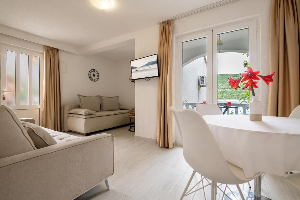 Apartments Sentic เนอุม ภายนอก รูปภาพ